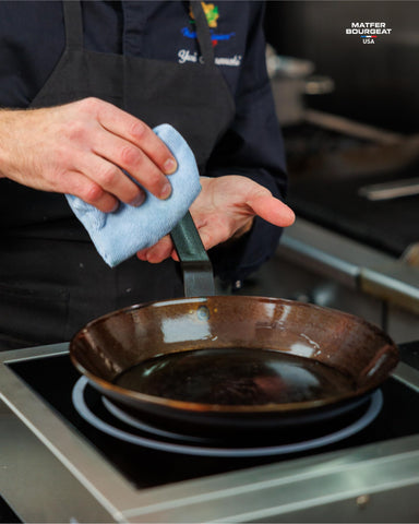 Matfer Bourgeat 11-inch dimensions suit moderate portions for family meals.
