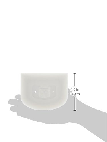 Matfer Bourgeat dough scraper distributes icing smoothly