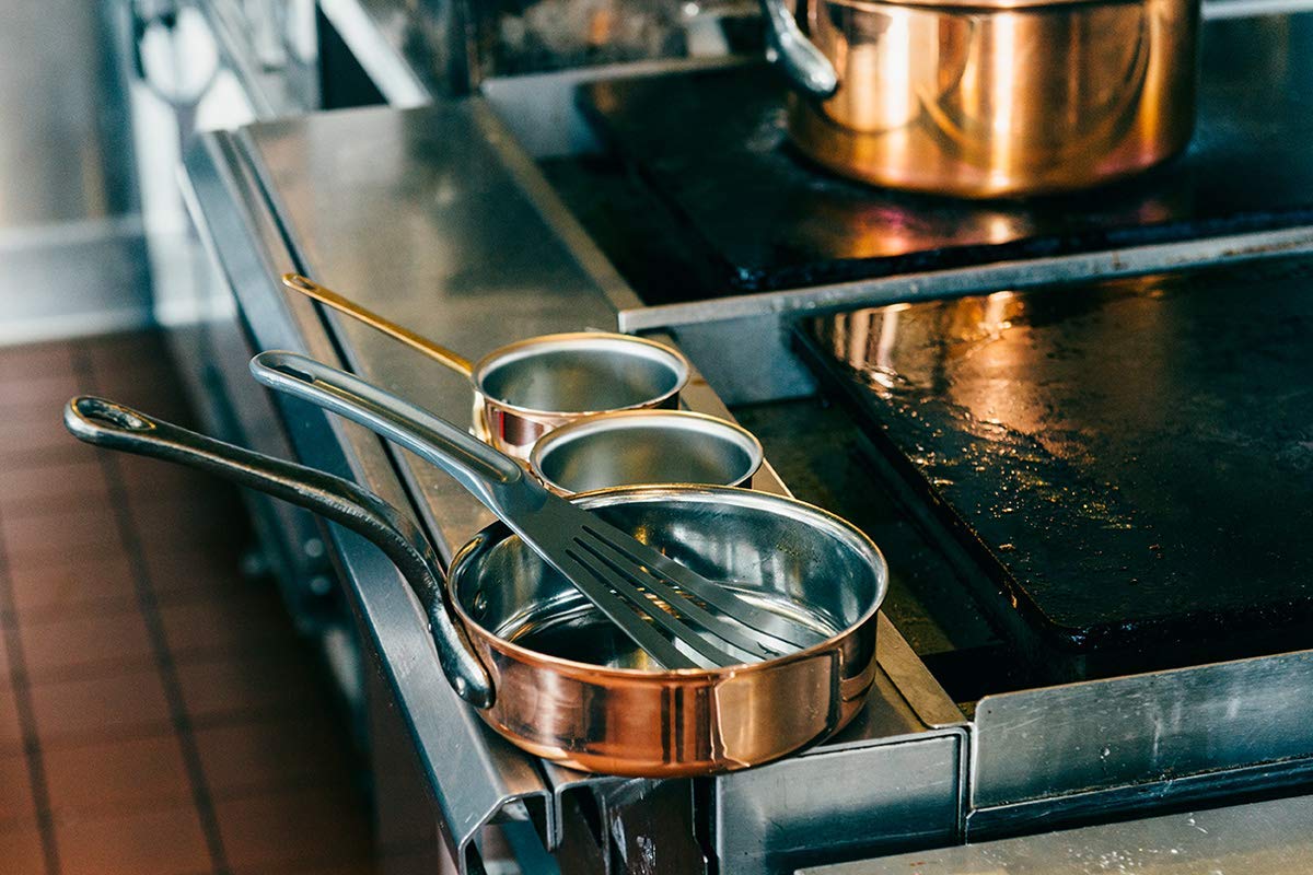Dishwasher-safe Exoglass spatula keeps cleanup quick.