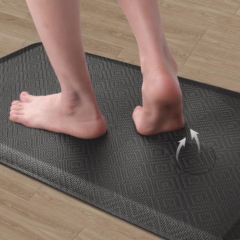 Mattitude Kitchen Mat closeup highlights beveled edges that help reduce tripping