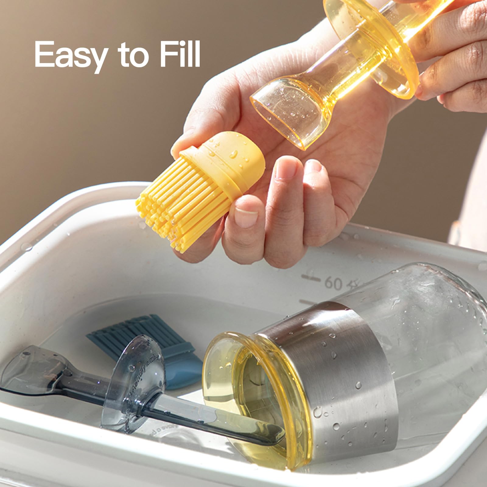 MAXCOOK wide-mouth oil dispenser refills quickly and cleanly.