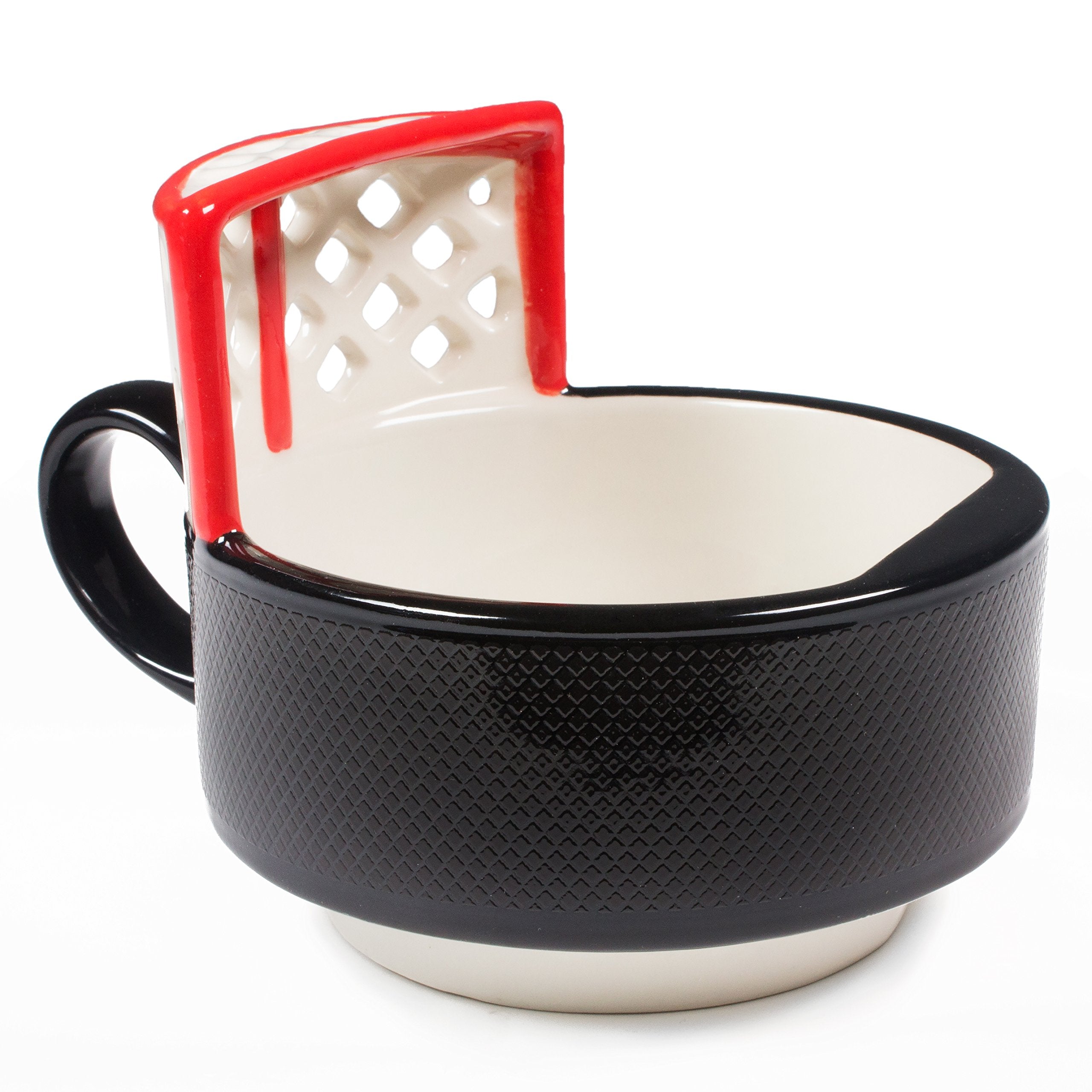MAX'IS Creations mug with net design encourages playful snack games at family gatherings.