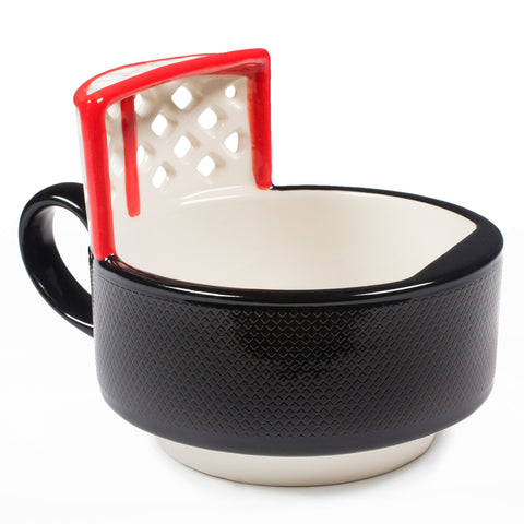 MAX'IS Creations mug with net design encourages playful snack games at family gatherings.