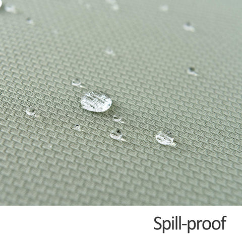 Maxmill tablecloth suits dining rooms and cafes for versatile everyday use.
