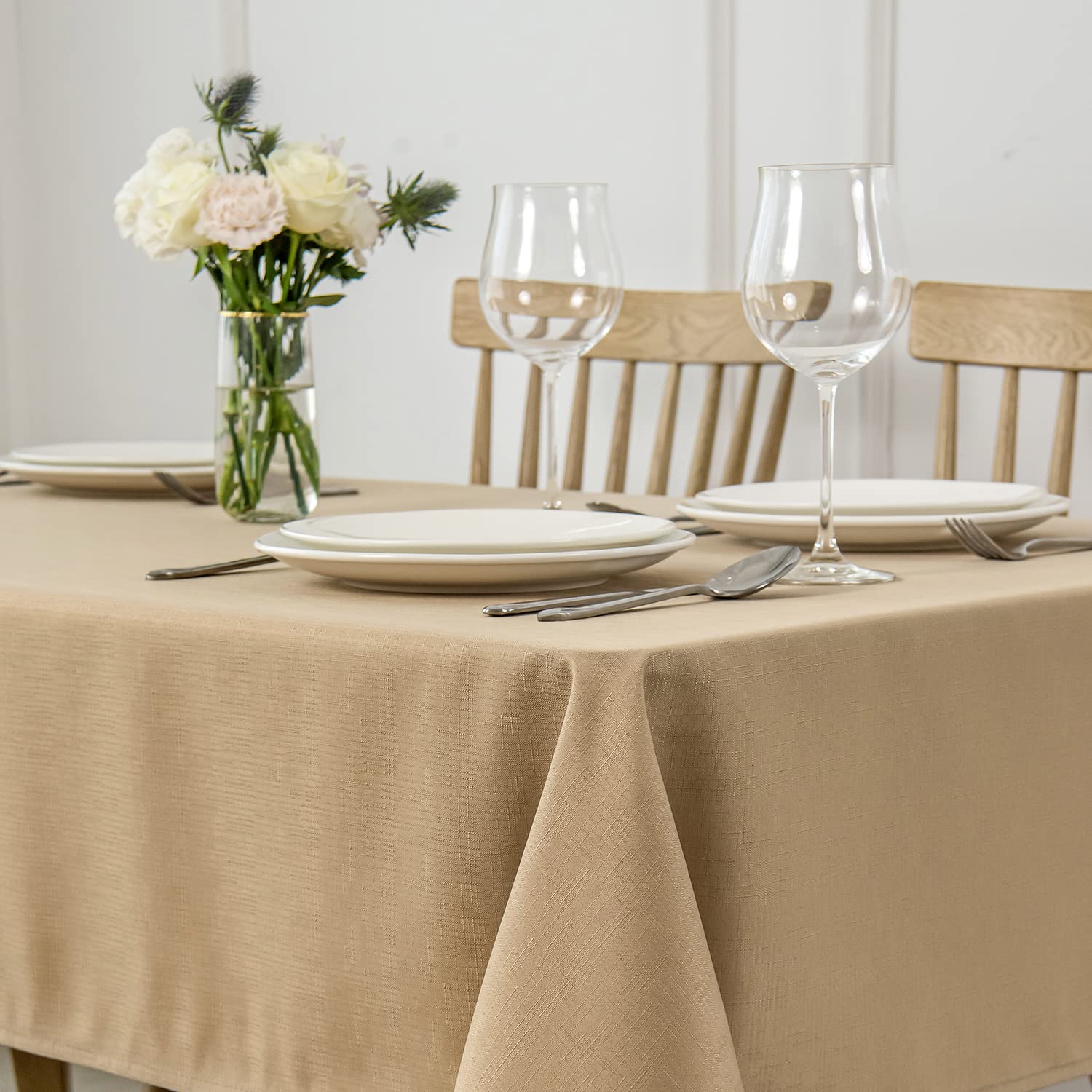 Maxmill tablecloth waterproof and stain-resistant beige protects surfaces during meals