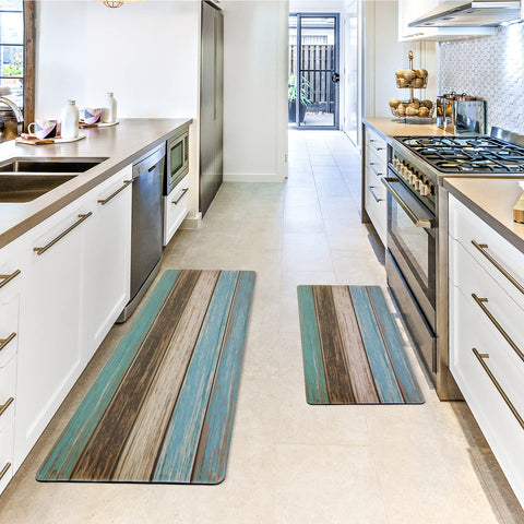 MAYHMYO teal mat with rustic wood texture adds farmhouse charm.