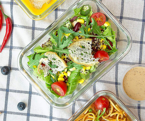 MCIRCO white glass meal prep containers with a compact stackable design.