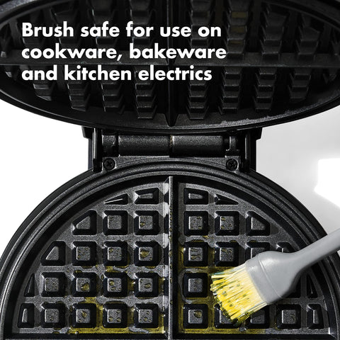 Measured oil-dispensing feature aids controlled greasing of pans