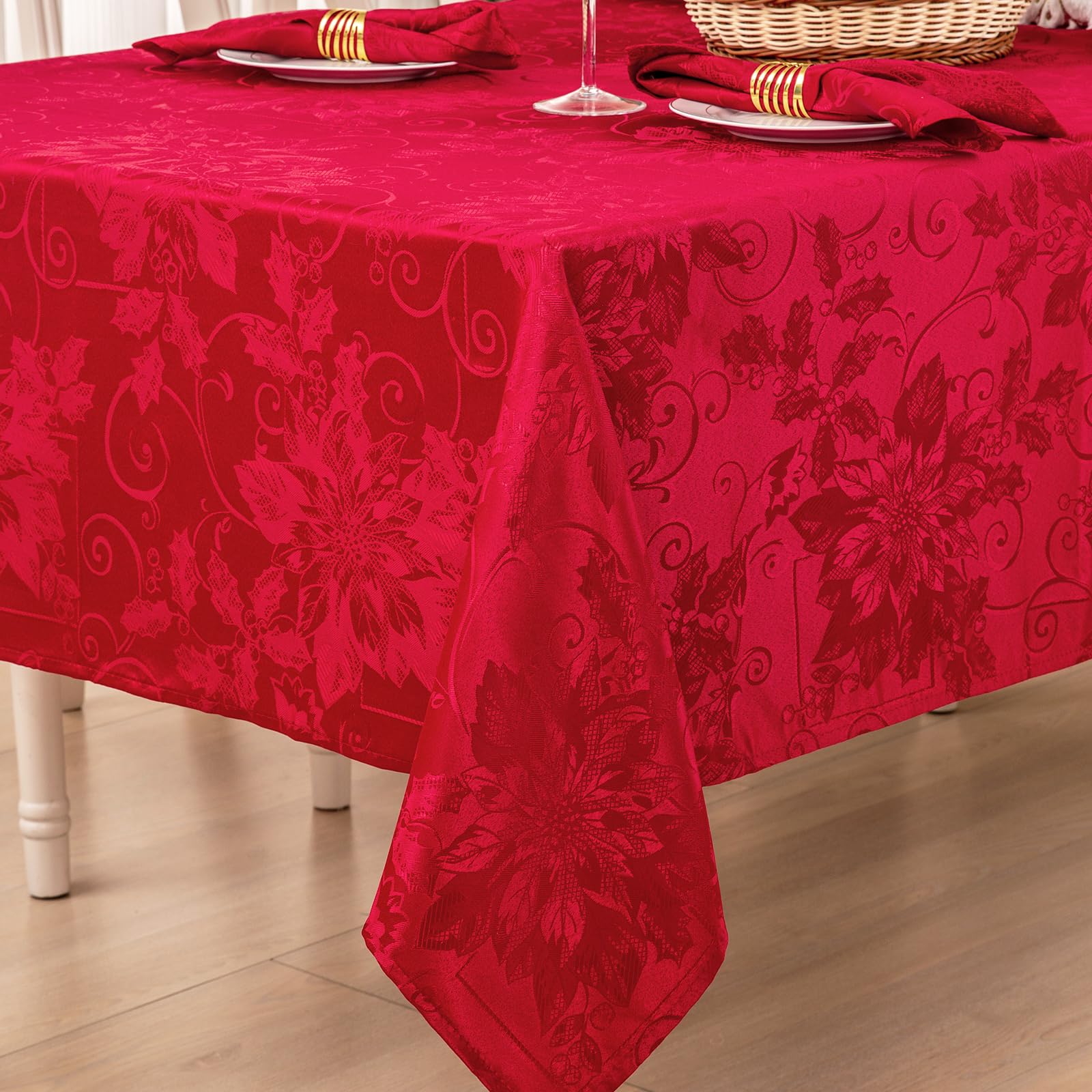 Mebakuk easy-care fabric; machine washable and low-heat tumble dry.