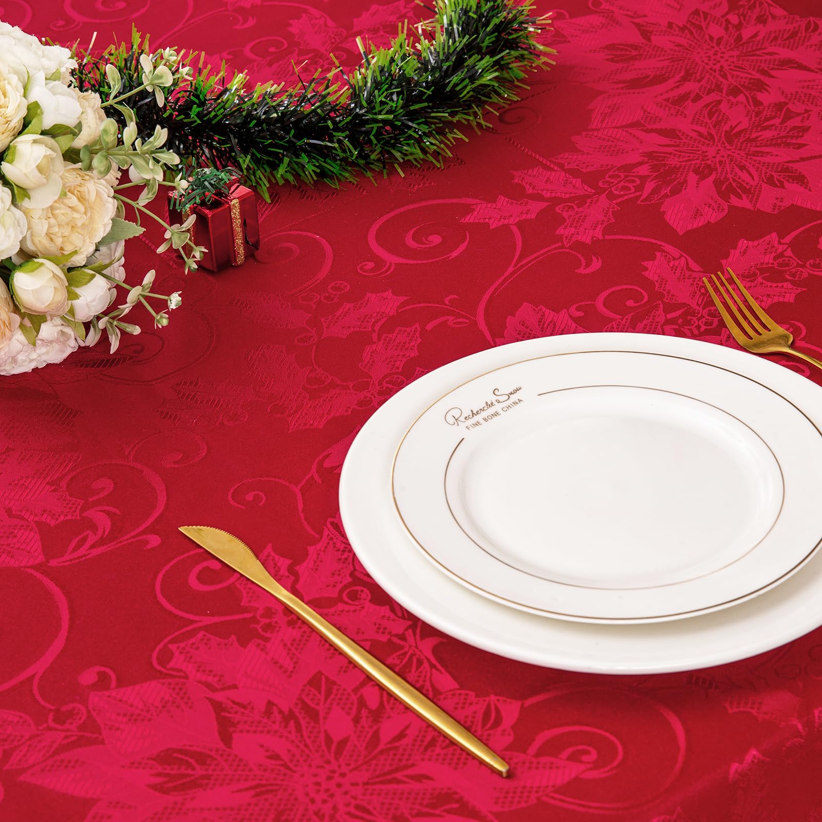 Mebakuk spill-proof tablecloth protects surfaces during holiday gatherings.