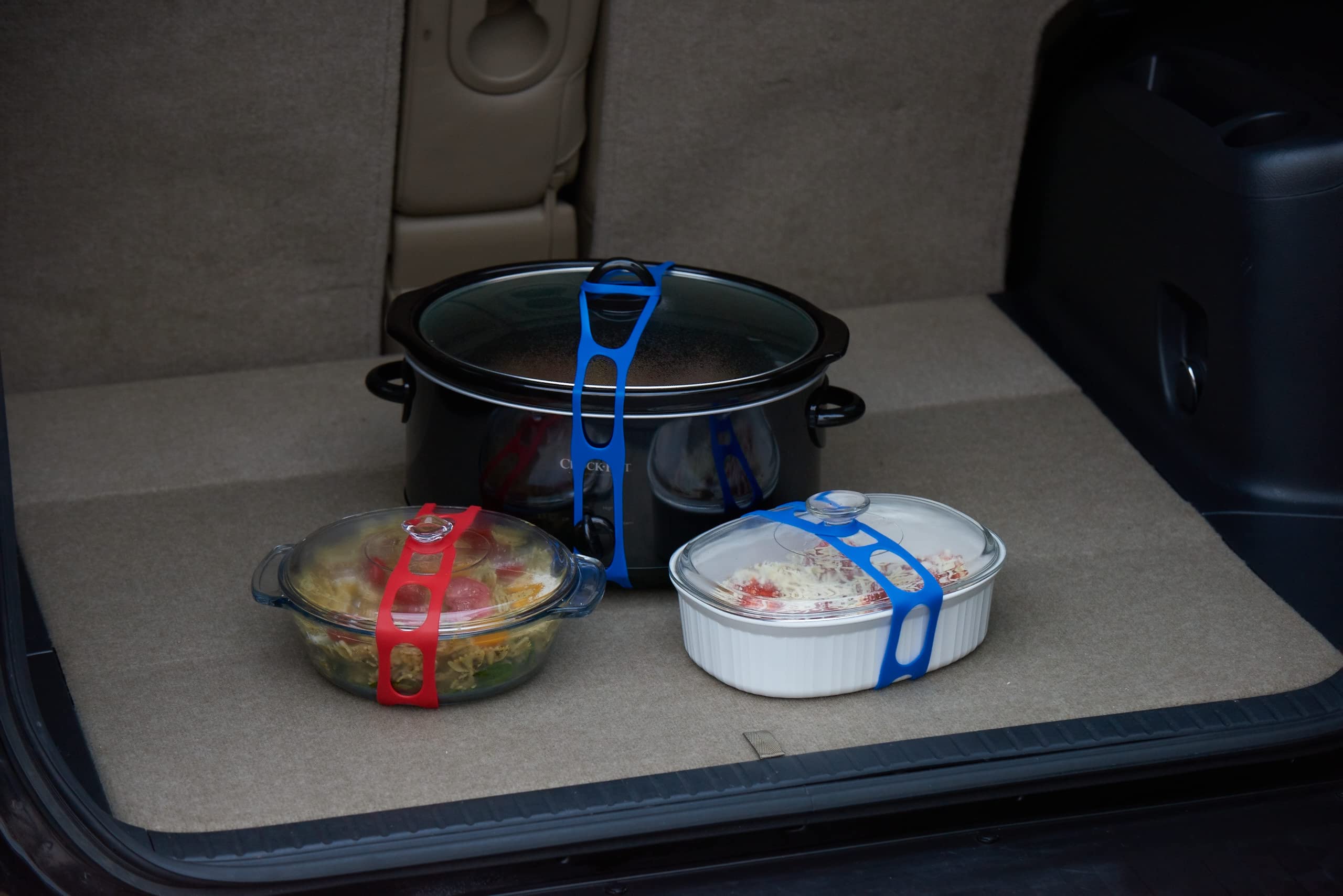 Mella silicone strap provides durable, reusable sealing on casserole lids