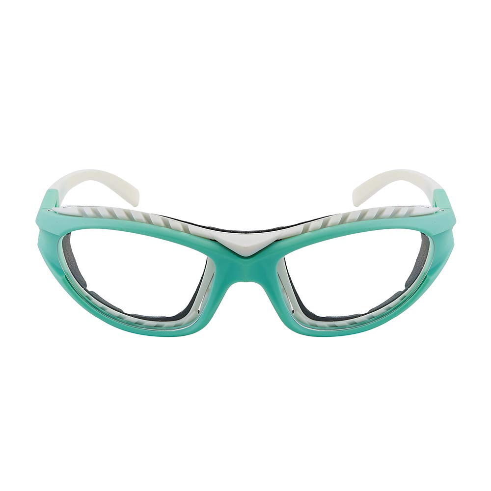 memegege onion goggles close-up showing anti-fog lens for clear vision while slicing