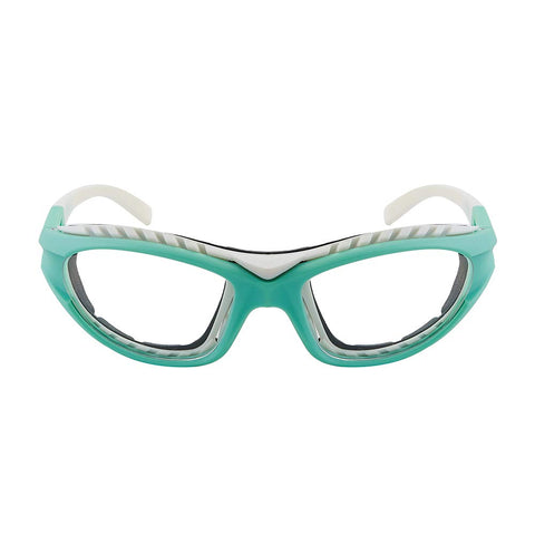 memegege onion goggles close-up showing anti-fog lens for clear vision while slicing