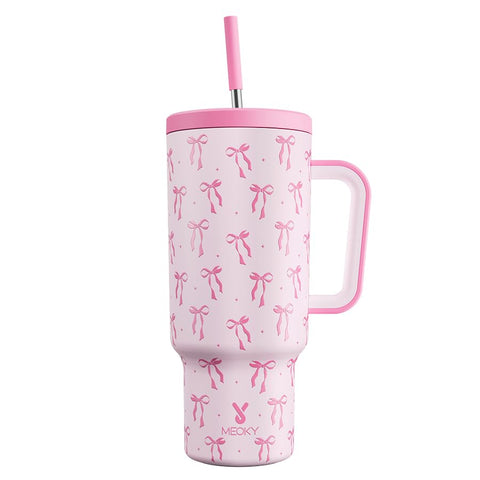 Meoky 40 oz tumbler close-up showing ergonomic handle for easy carry.