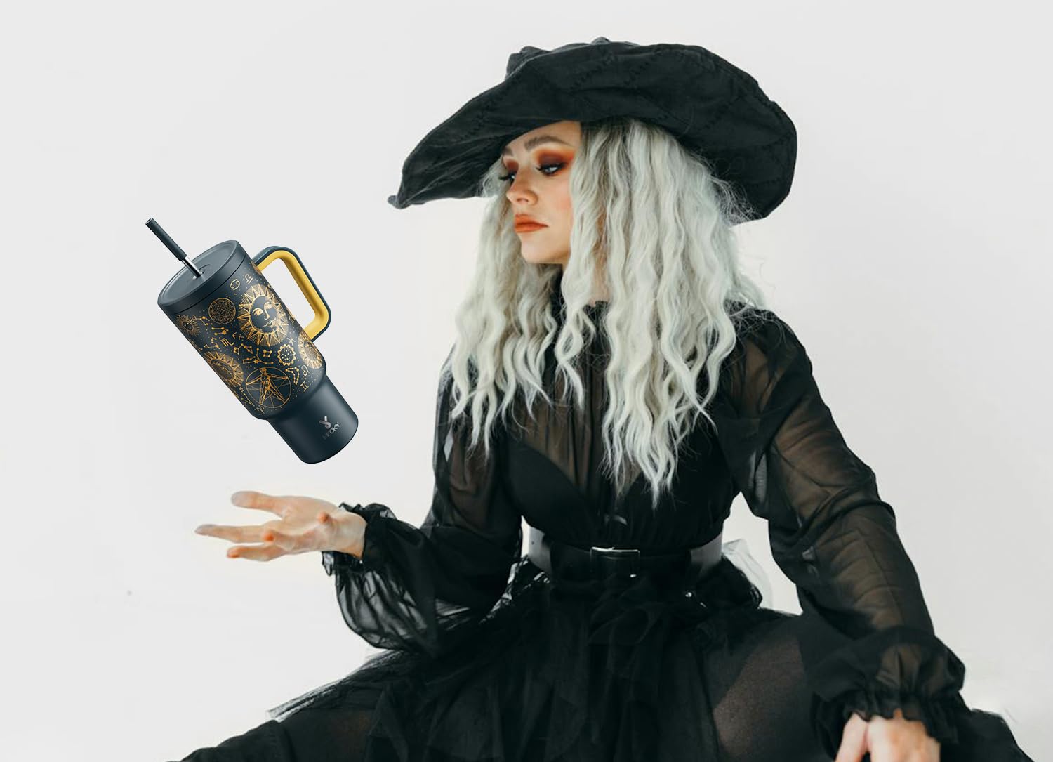 Meoky modern design with wide handle offers comfortable grip for long use.