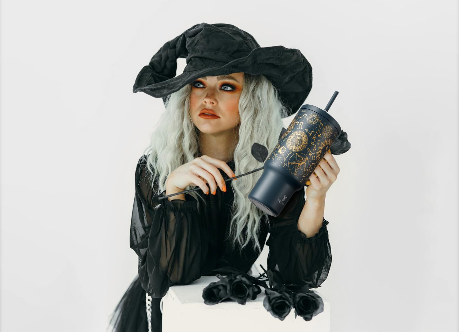 Meoky non-slip base keeps the tumbler steady on desks or car consoles.