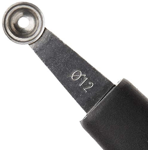 Close-up of Mercer non-slip handle provides safe, comfortable grip even with wet hands.