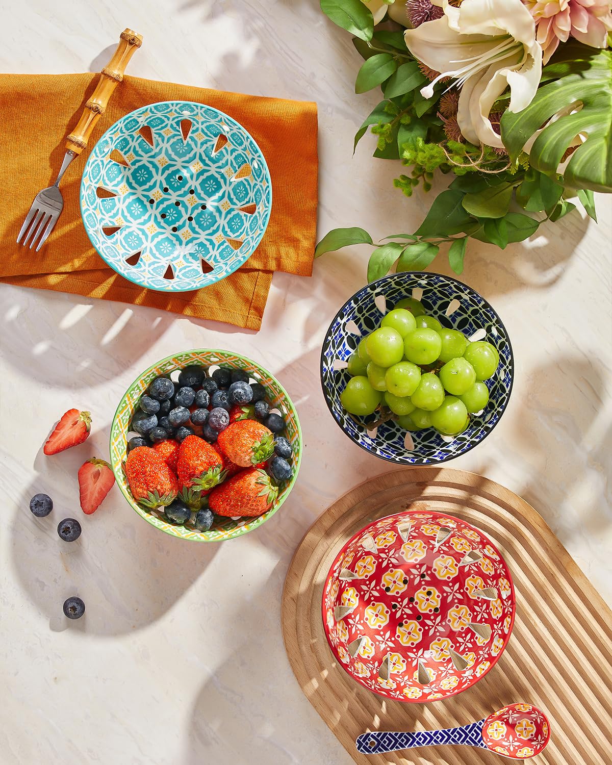 Metahom berry basket with drainage holes keeps berries rinsed.