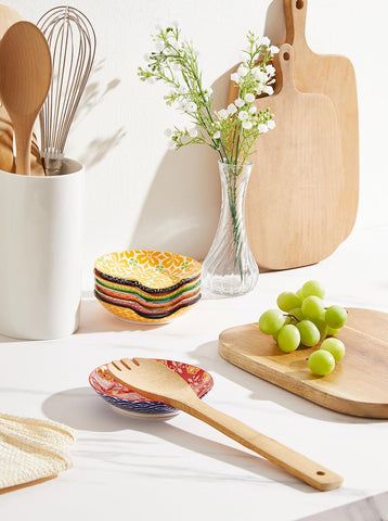 Metahom spoon rest is dishwasher safe for quick, easy cleanup after cooking.