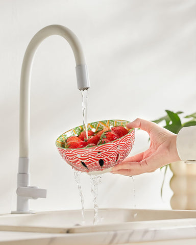 Metahom stackable ceramic fruit bowl set saves space.