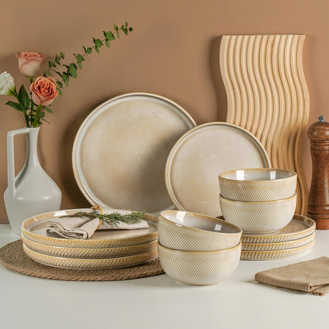 Metflavor Sculpted Dune dinner plates—durable, easy-care for everyday meals.