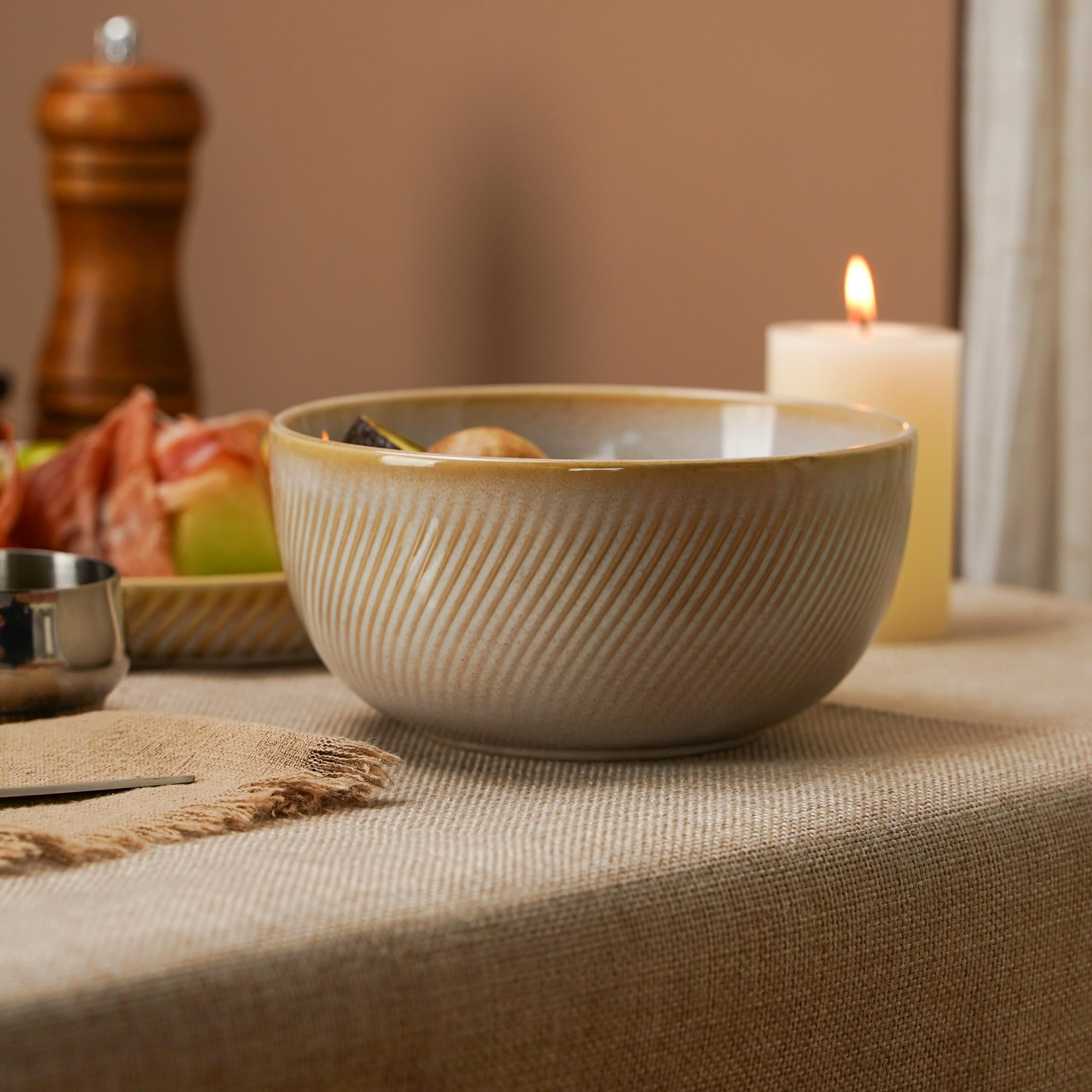 Metflavor Sculpted Dune glossy close-up—desert-inspired glaze adds warm elegance.