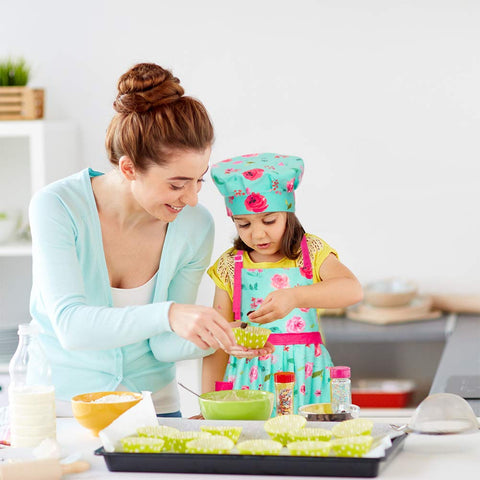 MHJY set includes matching chef hat for complete role play