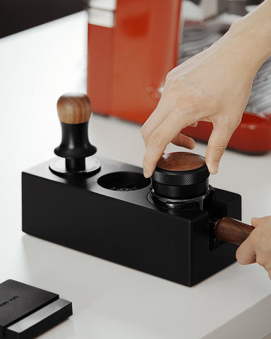 MHW-3BOMBER 4-in-1 design keeps tampers and accessories within reach.