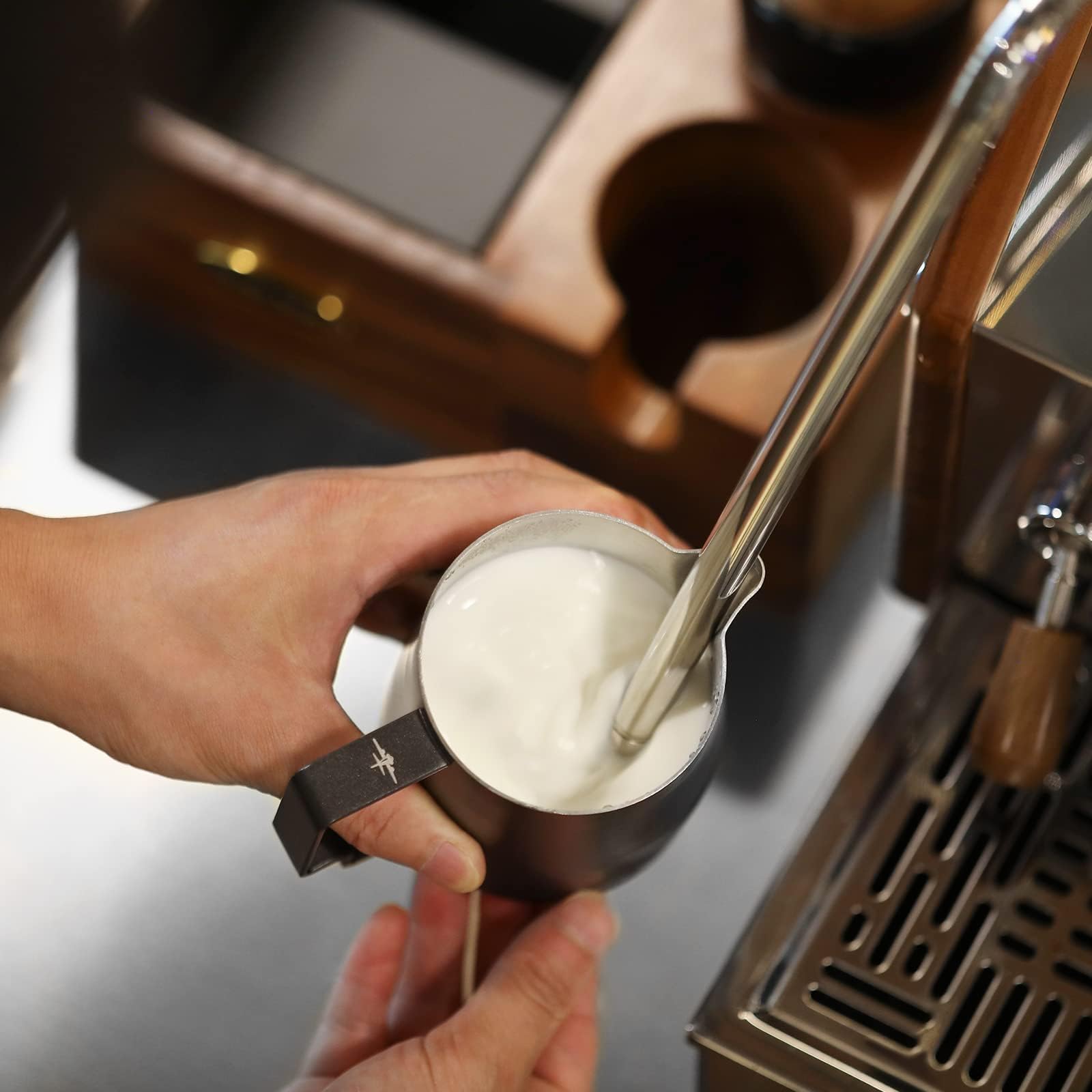 MHW-3BOMBER double diversion trench improves milk release and control.