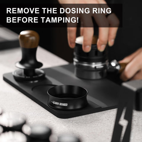 Compact 32-gram tool fits busy barista workflows.