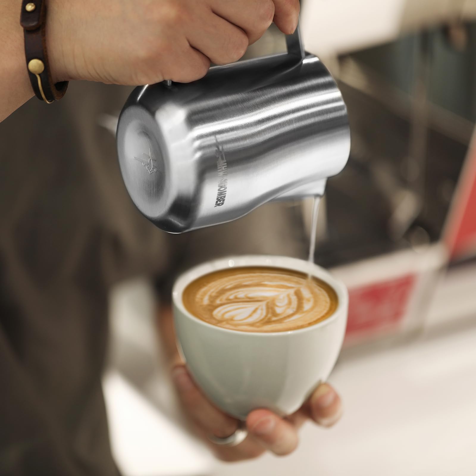 MHW-3BOMBER stainless steel body ensures durability and easy cleaning.