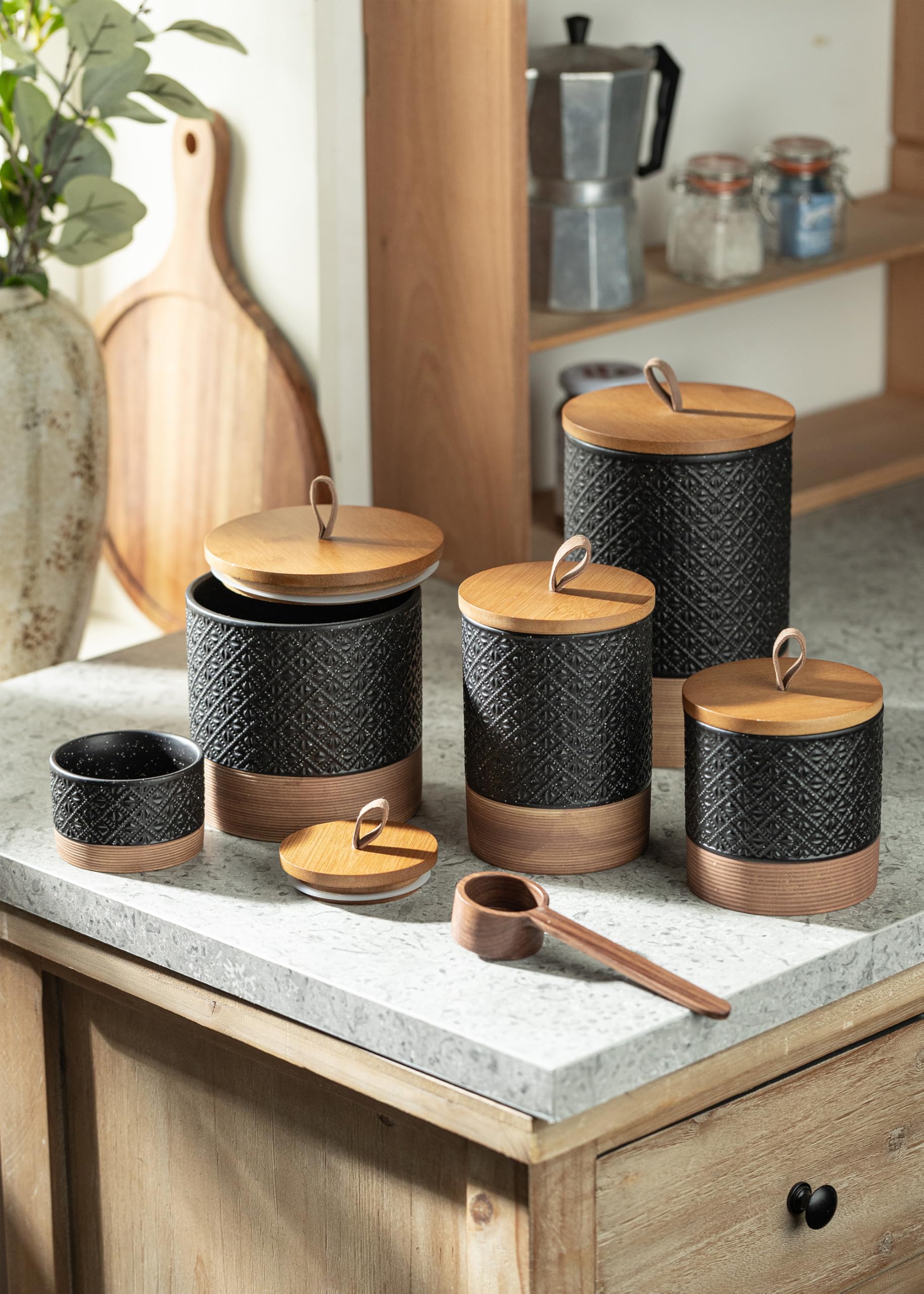 Miamolo ceramic jar adds farmhouse charm to kitchen decor