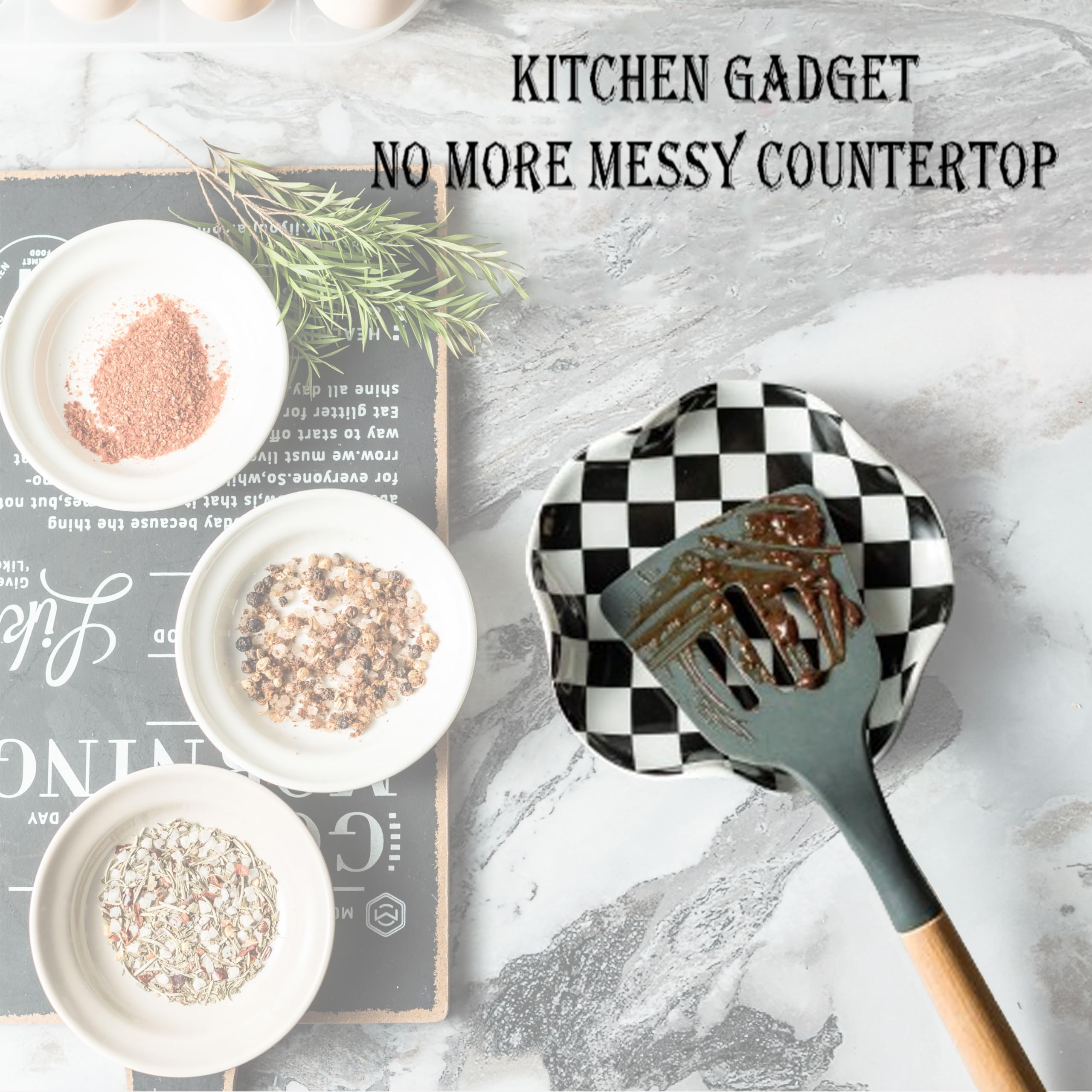 Miamolo checkered utensil rest complements vintage and modern kitchen décor.