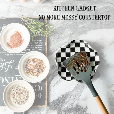Miamolo checkered utensil rest complements vintage and modern kitchen décor.