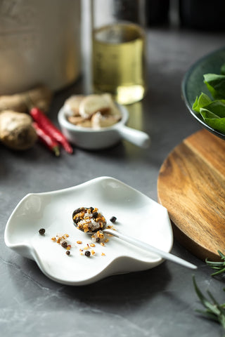 Miamolo chip-resistant ceramic spoon rest lasts daily use