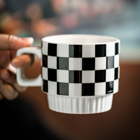 Miamolo housewarming gift-ready mug set presented as a thoughtful present.