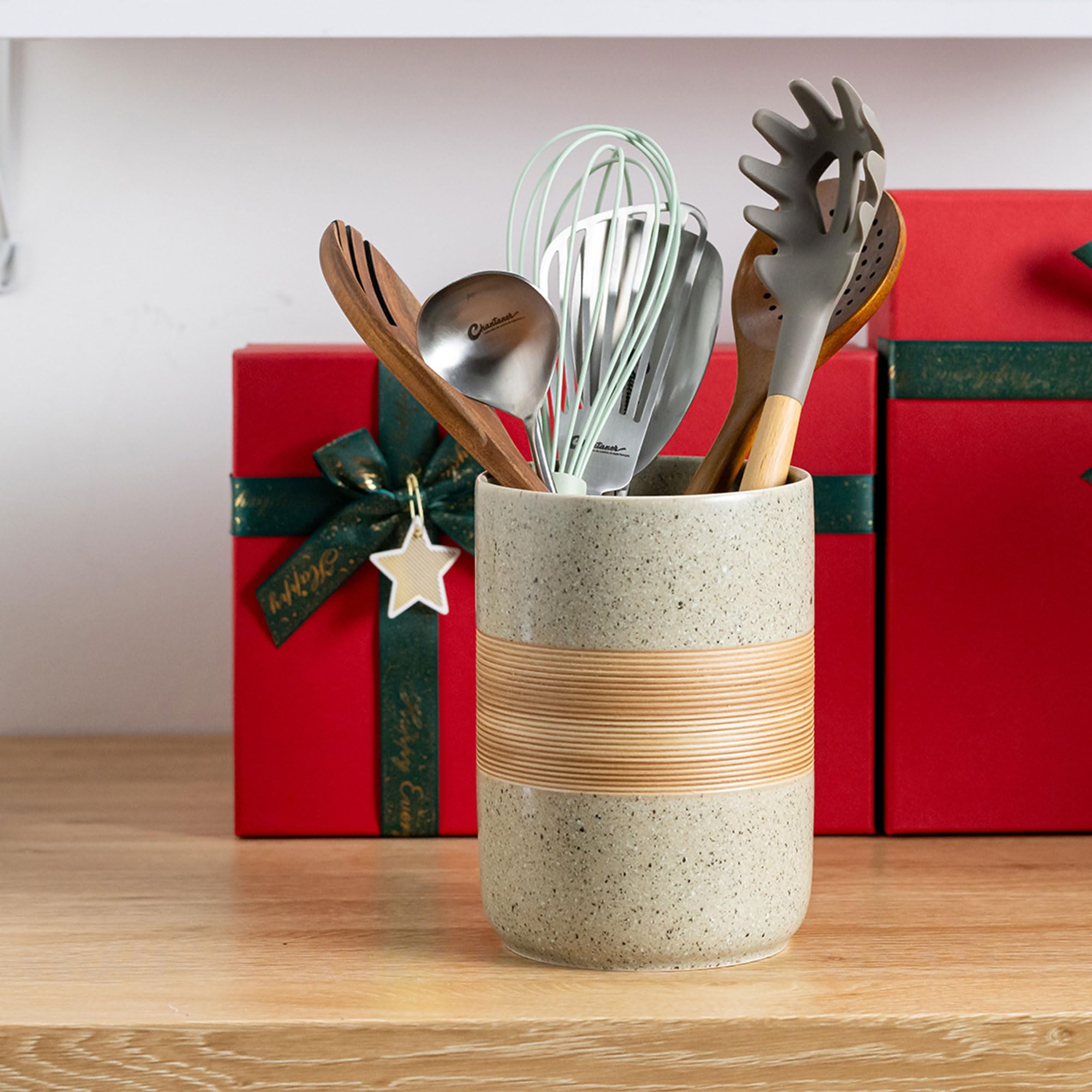 Miamolo five-capacity jar set for spices, sugar, tea, coffee, and more.