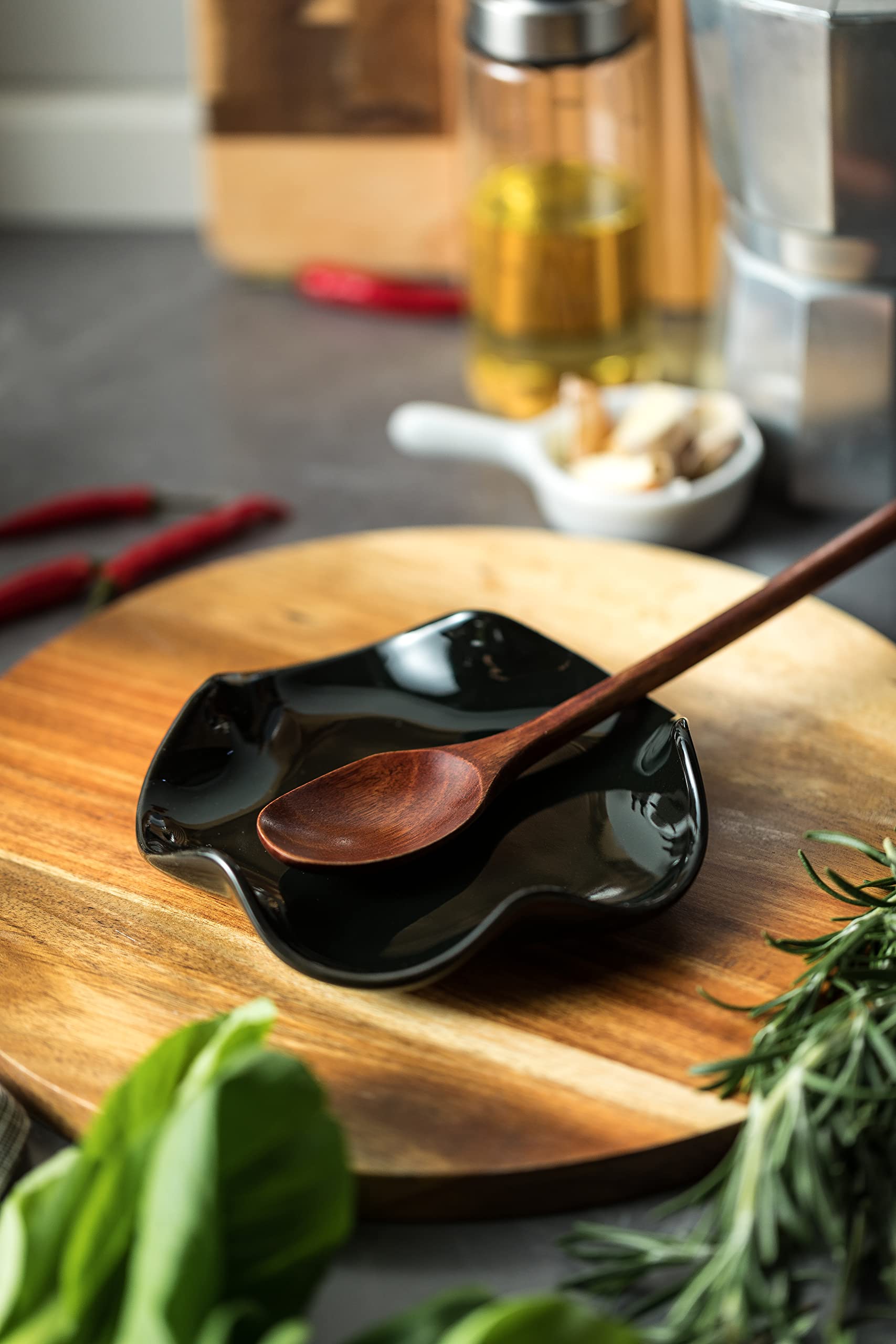 Miamolo spoon rest makes a thoughtful gift for kitchens.