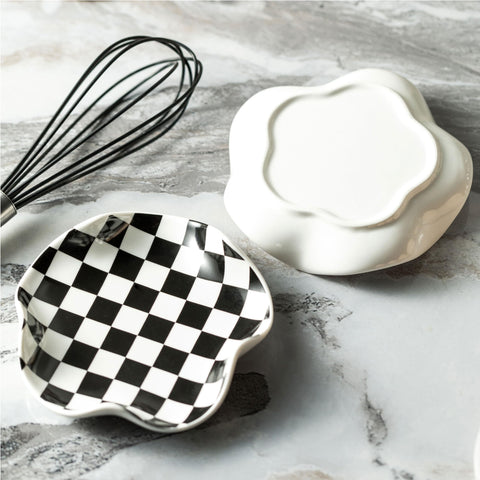 Miamolo spoon rest keeps your coffee bar organized with a stylish touch.