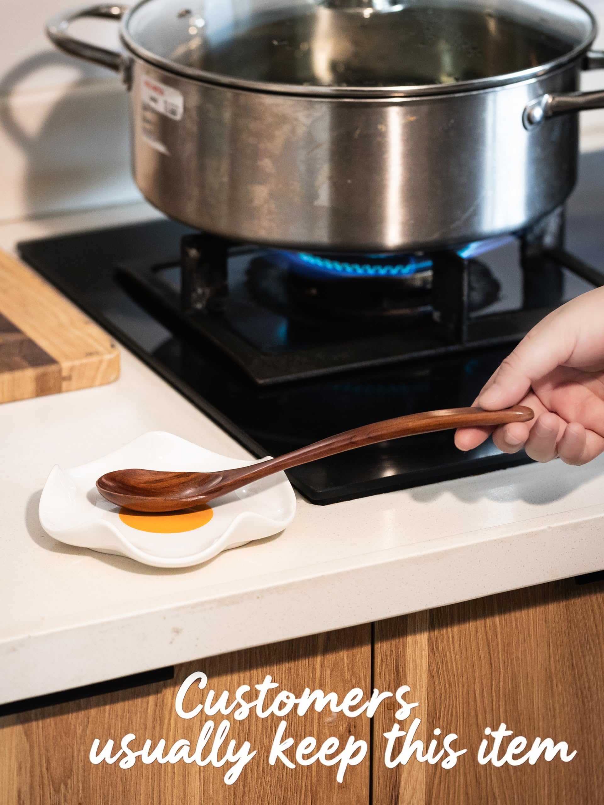 Miamolo spoon rest on stove top catching utensil drips to reduce mess