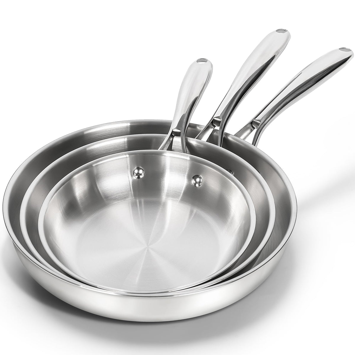 MICHELANGELO 8-inch frying pan with ergonomic handle for precise searing.