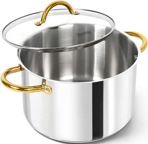 Michelangelo stock pot 8qt with lid on, durable stainless steel for even heat distribution.