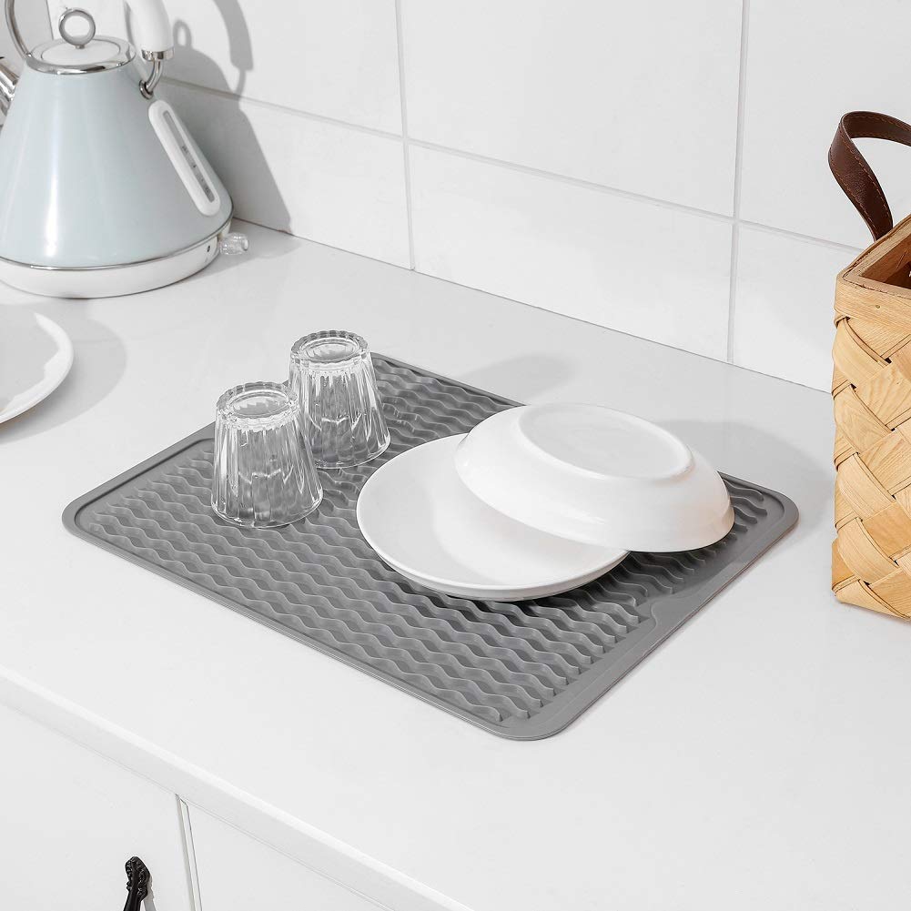 MicoYang easy-clean silicone mat rinses quickly after use