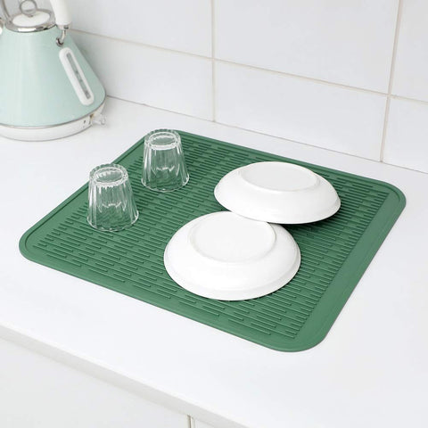 MicoYang mat doubles as a non-slip pet feeding mat.