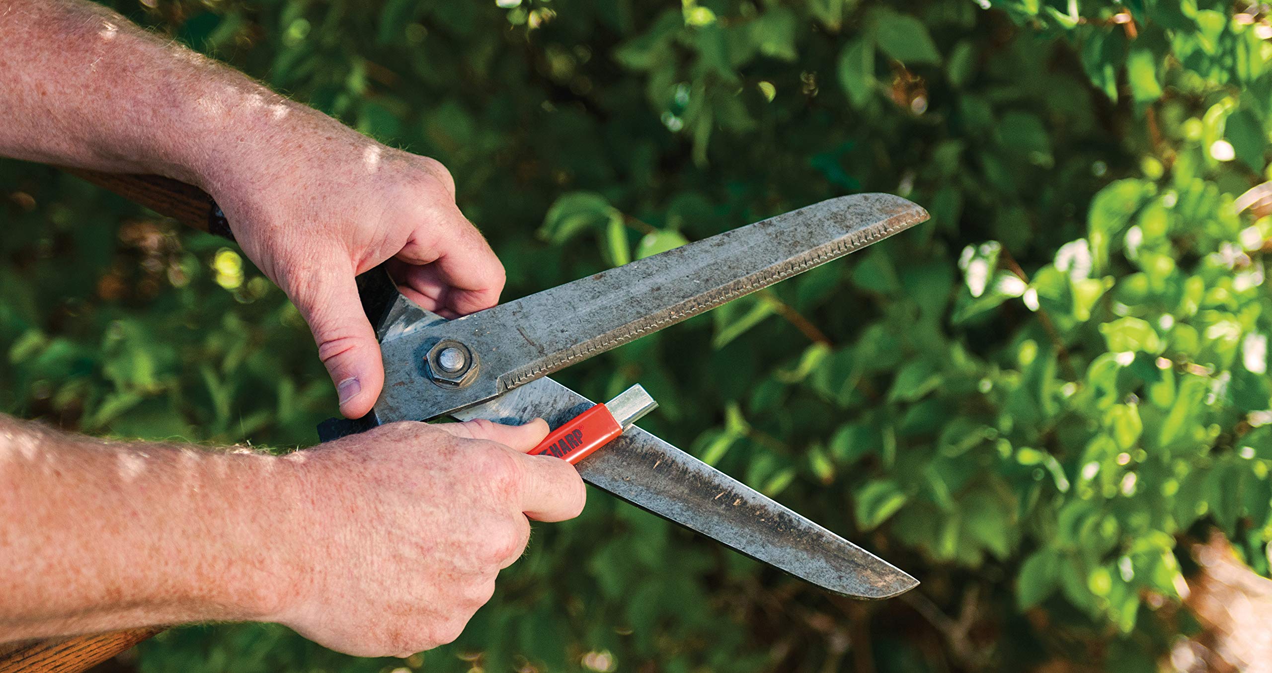 Micro 100 KS-1 in-use sharpening a knife for a refreshed edge.