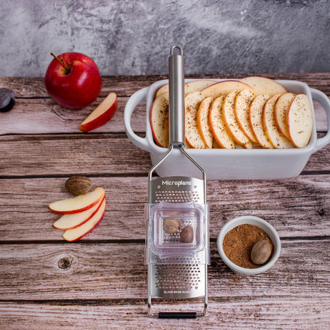 Microplane protective cover keeps blades sharp and safe storage.