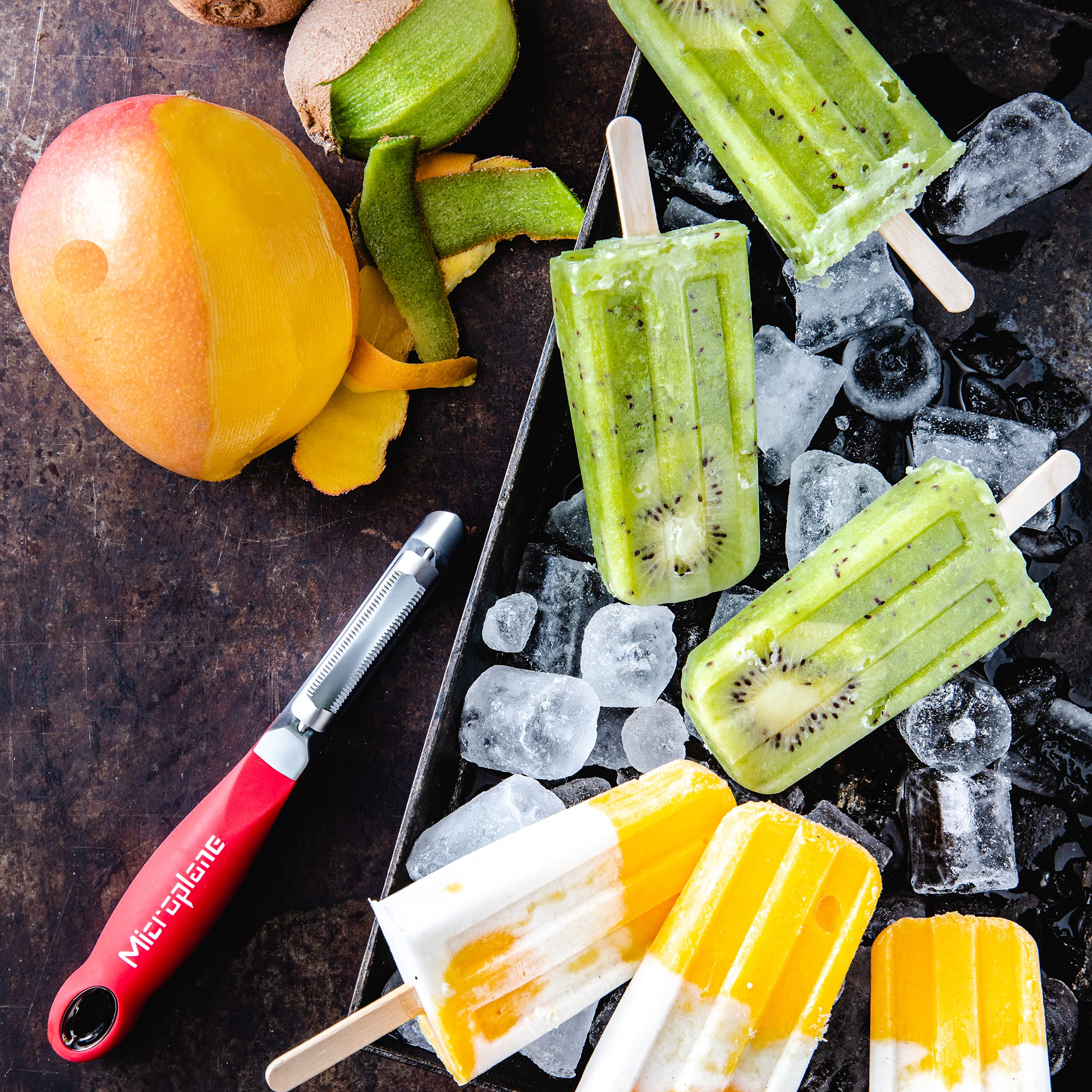 Microplane peeler for peach, gentle peeling and bruise management
