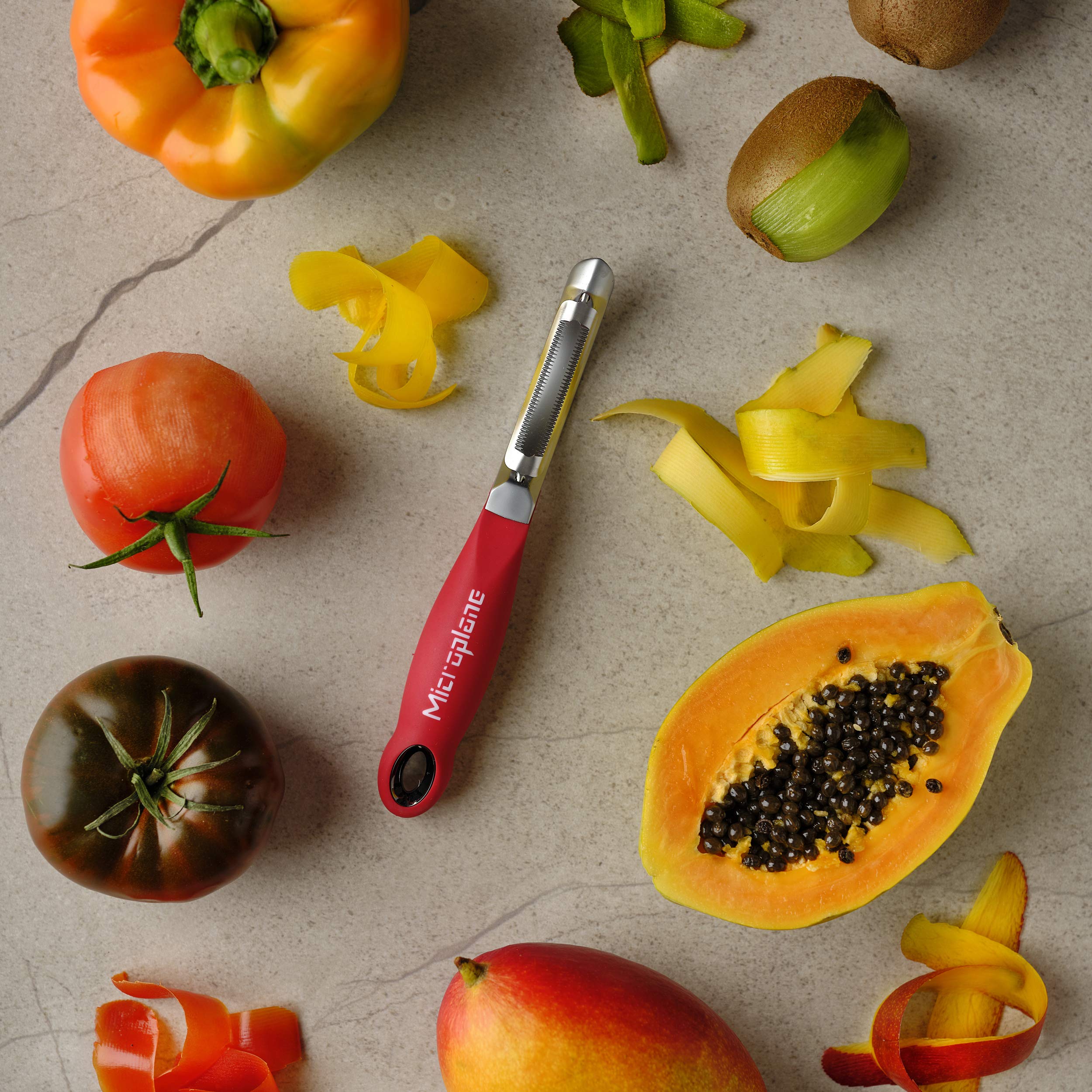 Microplane peeler for pepper, precise peeling and minimal waste