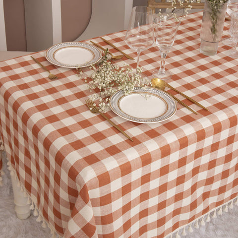 Farmhouse kitchen decor inspiration from Midsummer Breeze plaid cloth.