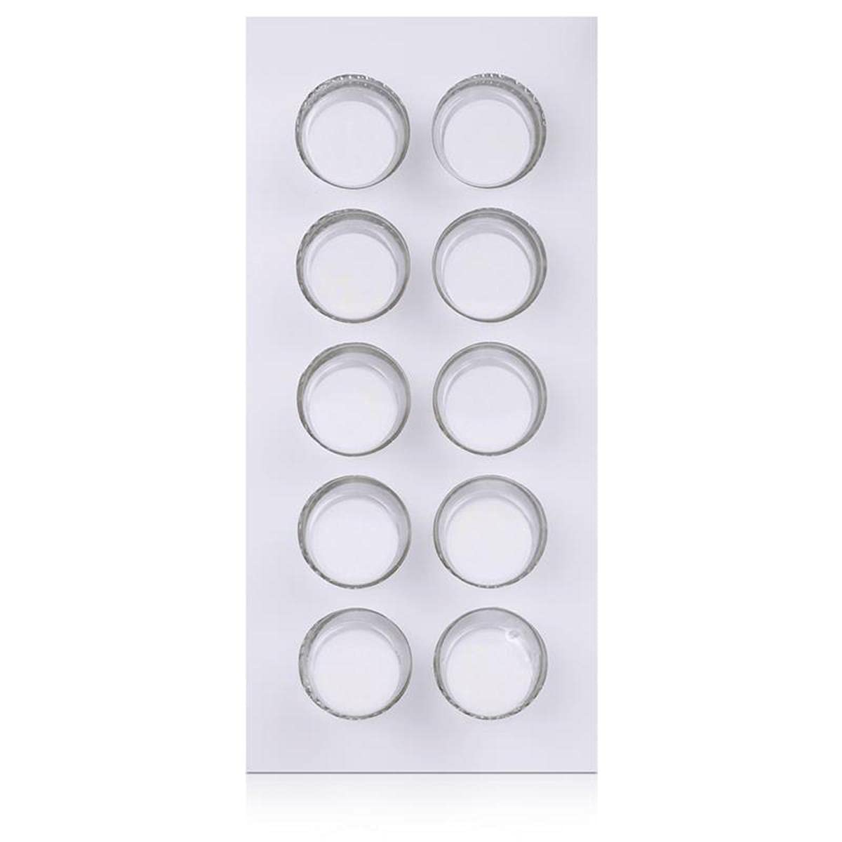 Miele cleaning tablets in use help maintain aroma and consistent extraction.